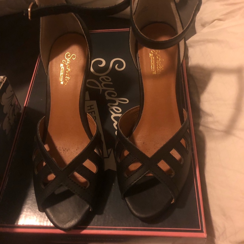 Seychelles black leather open toe pump